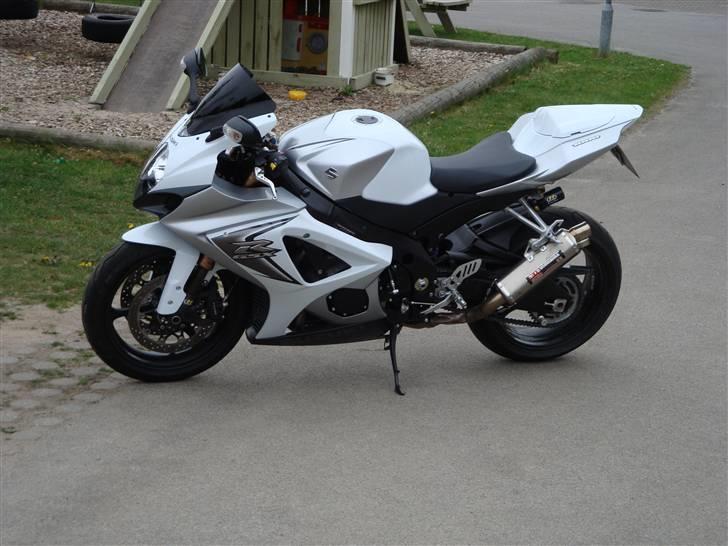 Suzuki GSXR1000 *solgt* - Legetøj og legeplads.... Jo større barn, jo større legetøj... billede 14