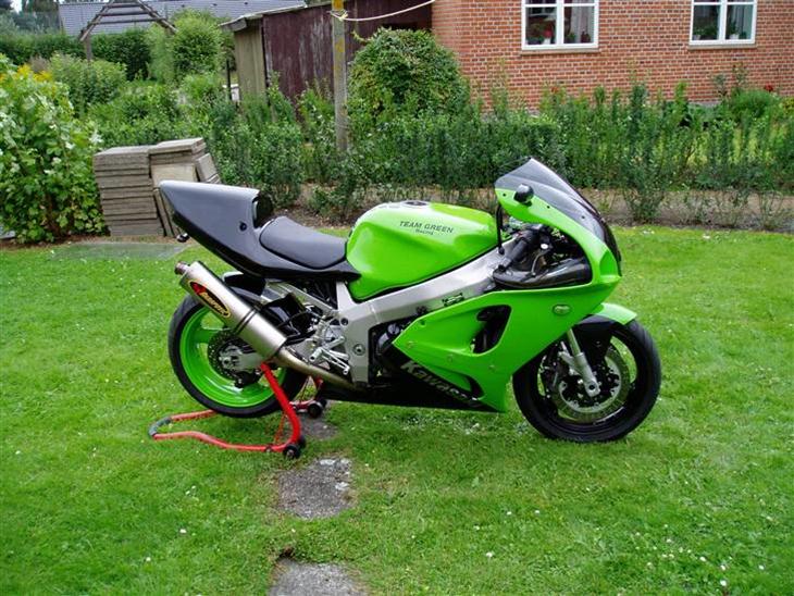 Kawasaki ZX7R billede 1