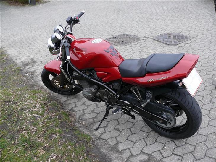 {{currentPhoto.altText}} billede {{currentPhoto.number}}