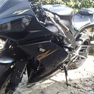 Yamaha YZF R1