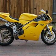 Ducati 748