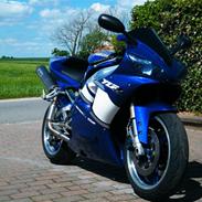 Yamaha YZF R1