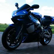 Yamaha YZF R1