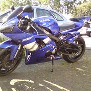 Yamaha R1