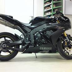 Yamaha YZF-R1 - Solgt - 