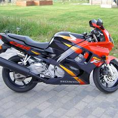 Honda CBR F3