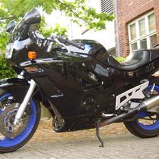 Suzuki GSX 600F