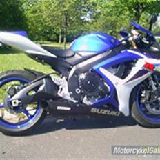 Suzuki GSXR 600 k7