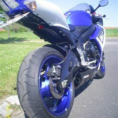 Suzuki GSXR 600 k7