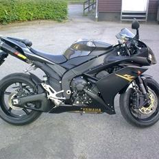 Yamaha yzf r1