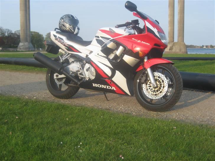 Honda cbr 600 f3 billede 1