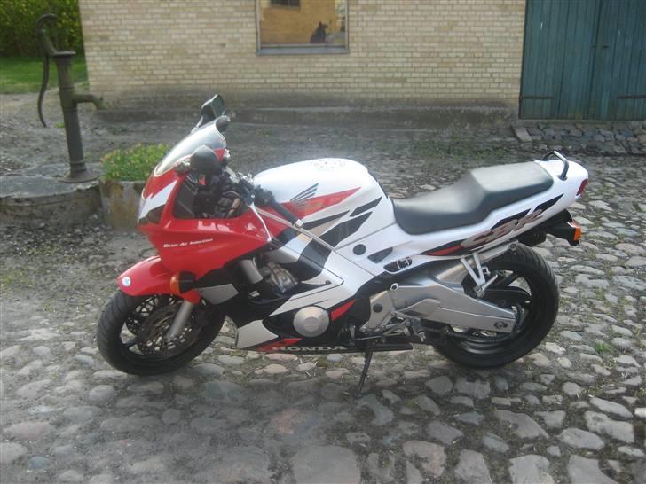 Honda cbr 600 f3 billede 2