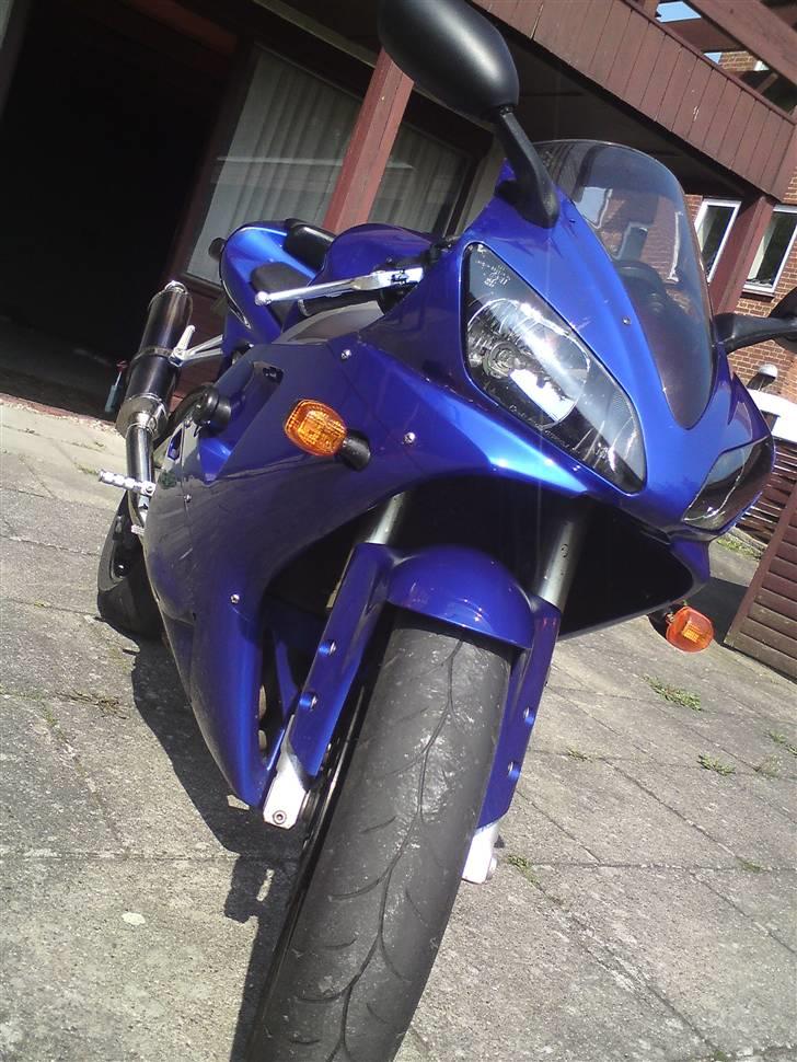 Yamaha R1 billede 2