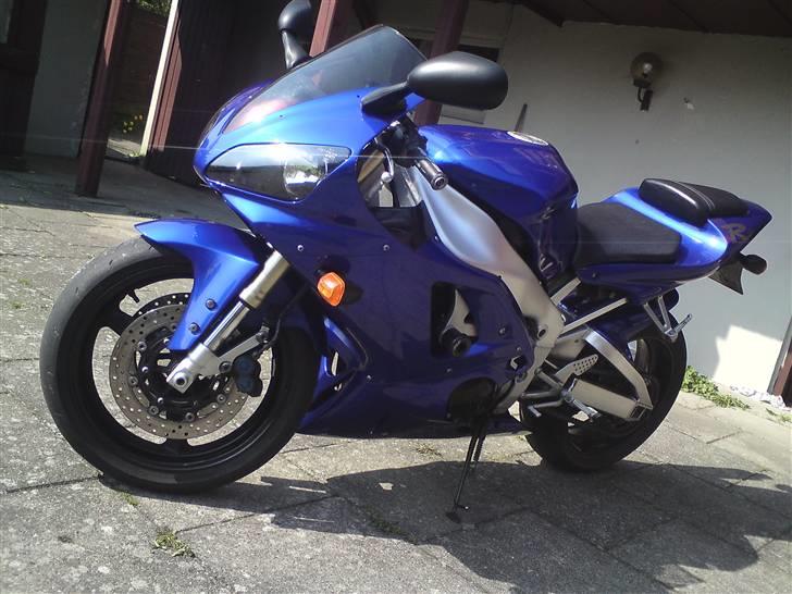 Yamaha R1 billede 3