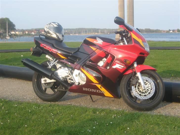 Honda cbr 600 f3 billede 1