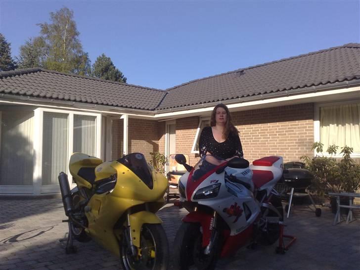 Yamaha R1  (solgt) - Alle mine 3 piger sammen:-) billede 6