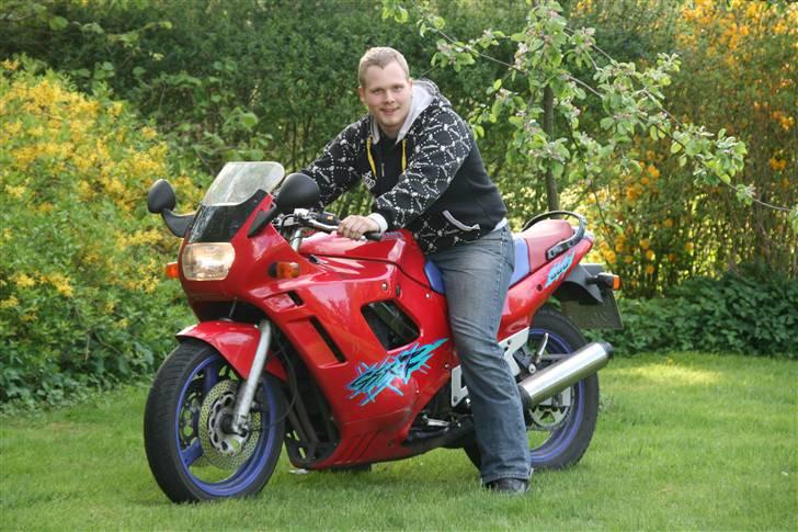 Suzuki GSX 600F billede 1