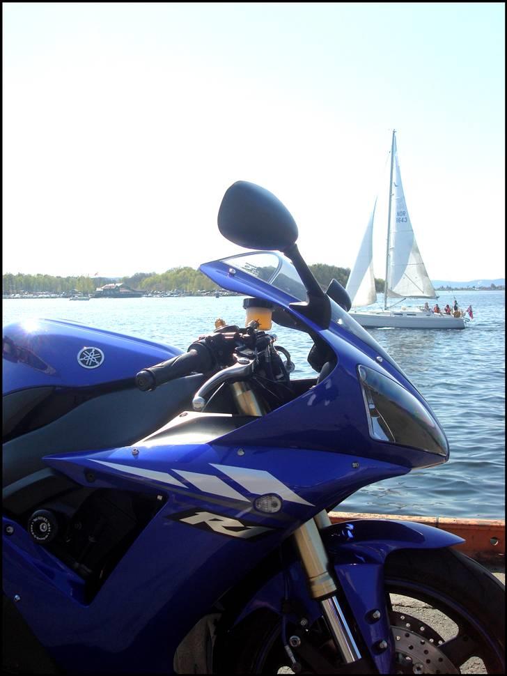 Yamaha R1 billede 4