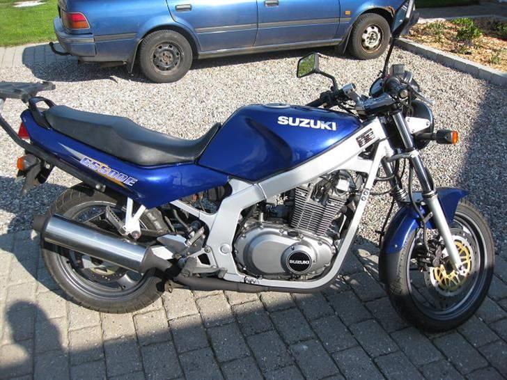 Suzuki GS 500 E ** SOLGT ** - Der står hun frisk og glad efter et grundigt service. billede 5