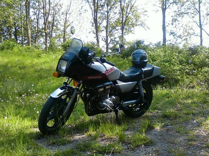 Suzuki GSX 400 F Katana *SOLGT* billede 1