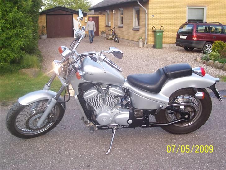 Honda Shadow VT 600  vtx - Og her er den så. Skal lige vasket og pudses. billede 9