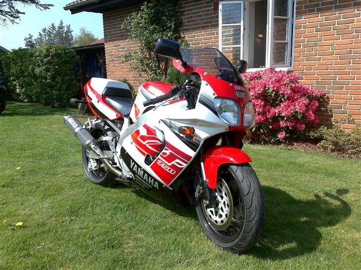 Yamaha yzf 750 r billede 4