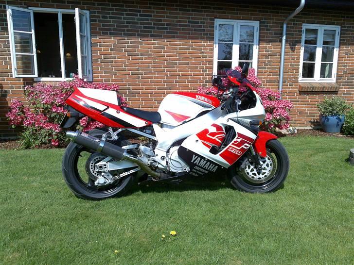 Yamaha yzf 750 r billede 6