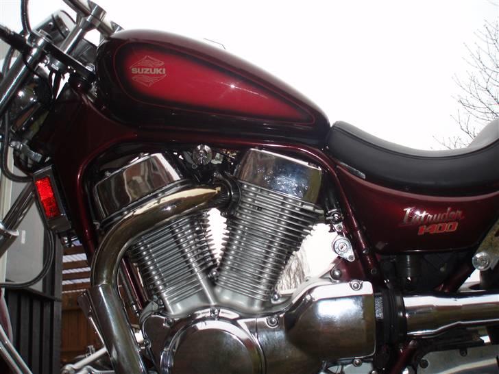 Suzuki Intruder 1400 (SOLGT) billede 10