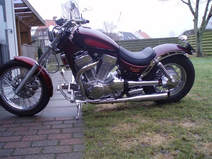 Suzuki Intruder 1400 (SOLGT) billede 12