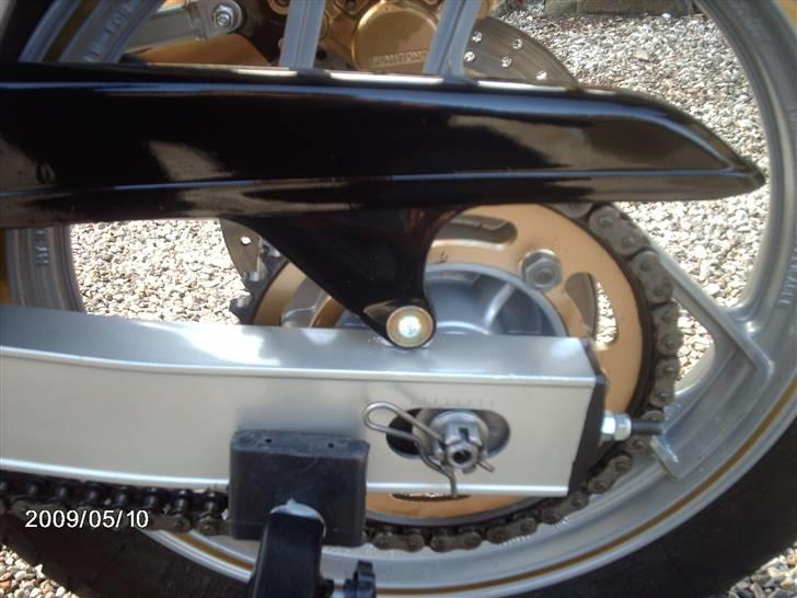 Yamaha FZ 750 billede 10