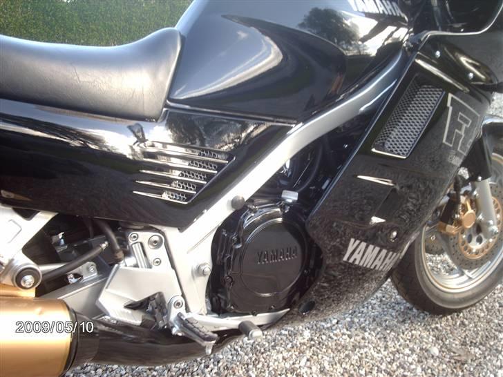 Yamaha FZ 750 billede 13