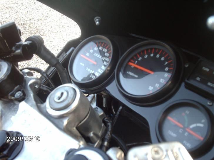 Yamaha FZ 750 billede 14