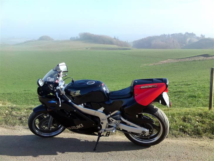 Suzuki GSXR 400R SP billede 17