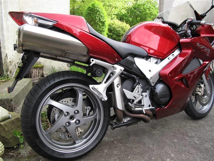 Honda VFR 800A billede 12