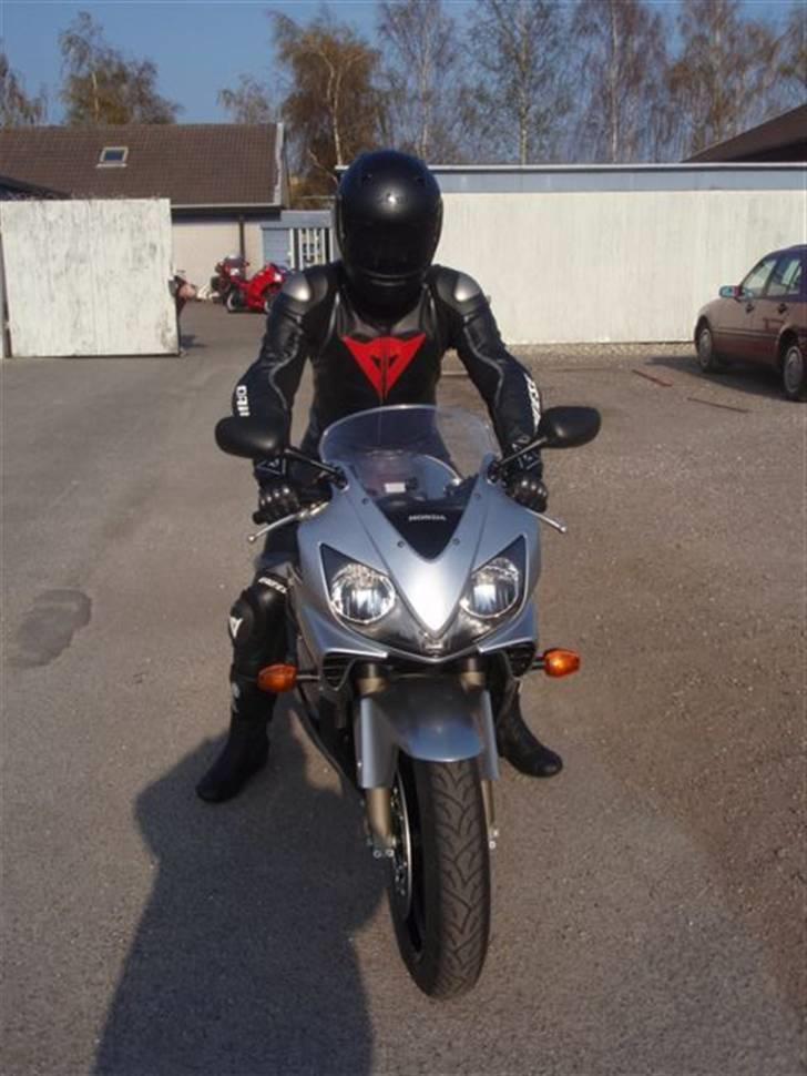 Honda CBR 600 F4i - Afhentning af MC´en hos MP Motorcykler i Odense. billede 10