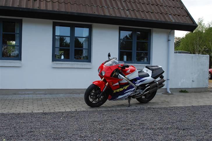 Honda RVF400 R *Død*  billede 5
