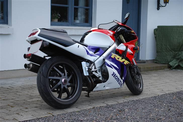 Honda RVF400 R *Død*  billede 9