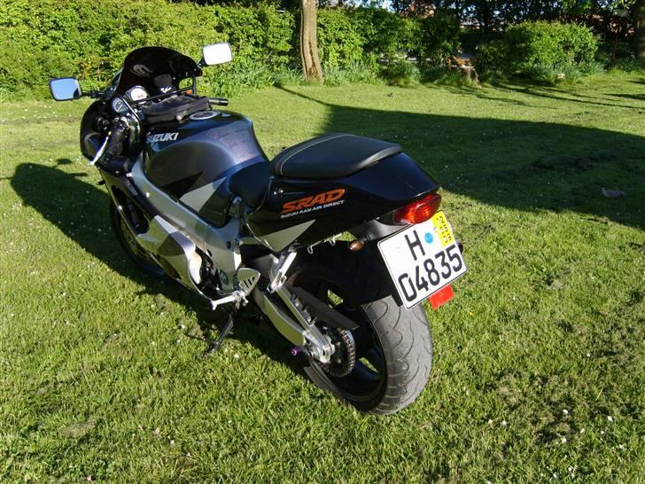 Suzuki GSX R 750 Srad billede 2