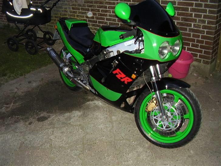 Yamaha FZR 1000 Genesis billede 1