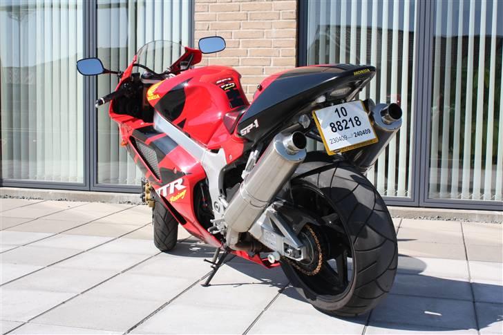 Honda VTR 1000 SP1 SOLGT billede 2