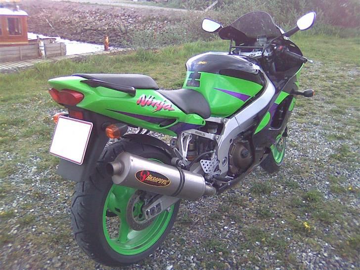 Kawasaki ZX9R billede 3