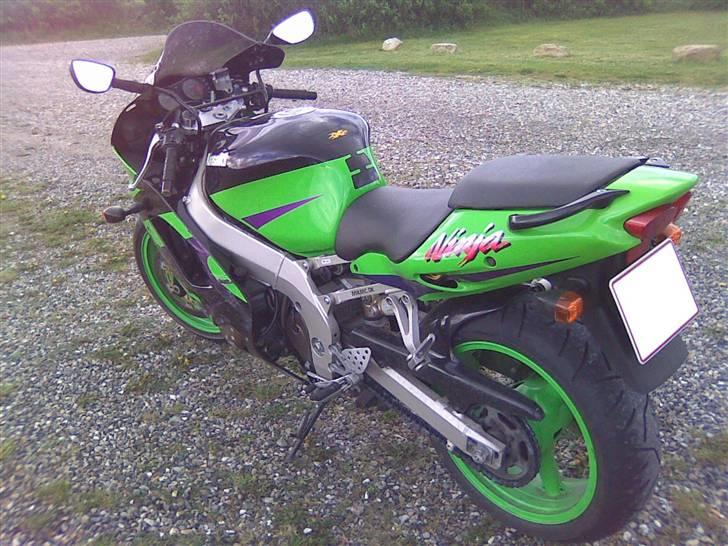 Kawasaki ZX9R billede 4