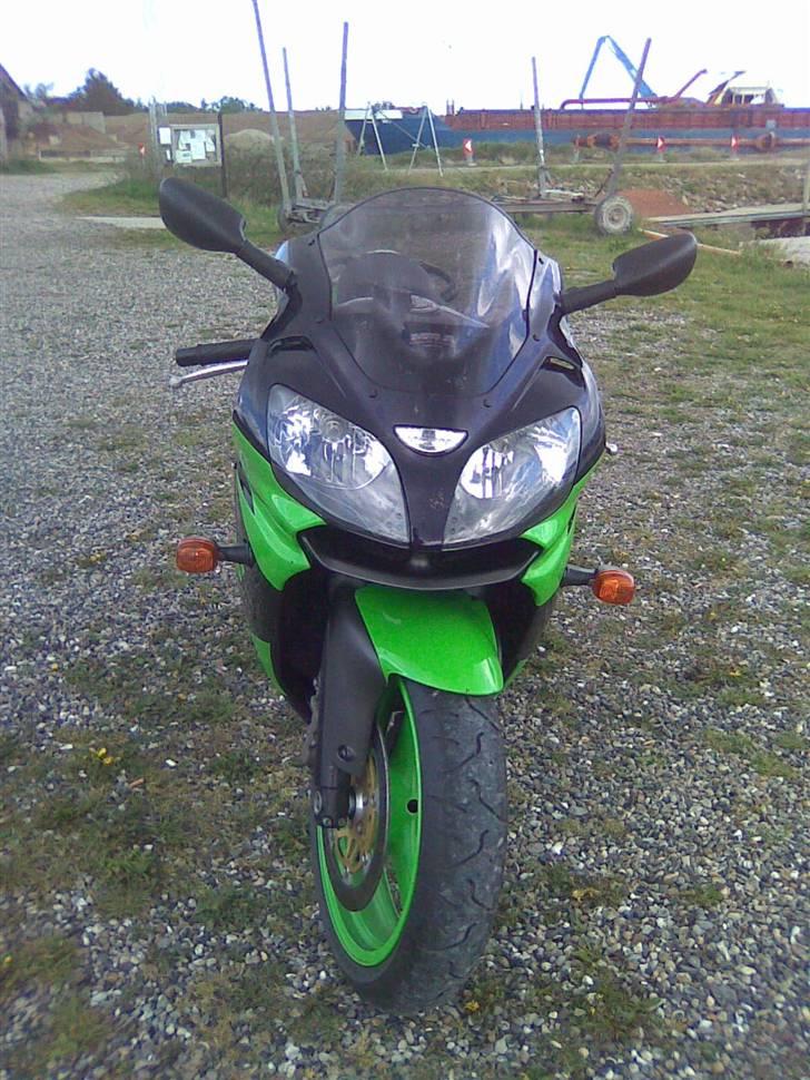 Kawasaki ZX9R billede 6