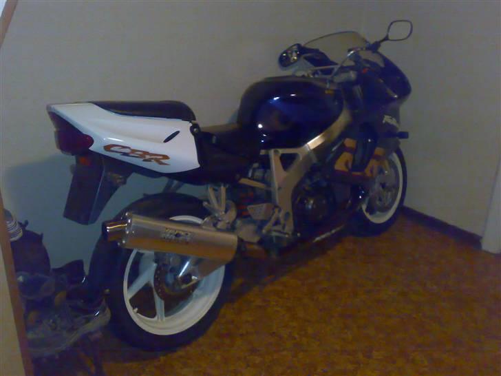 Honda cbr 919 fireblade