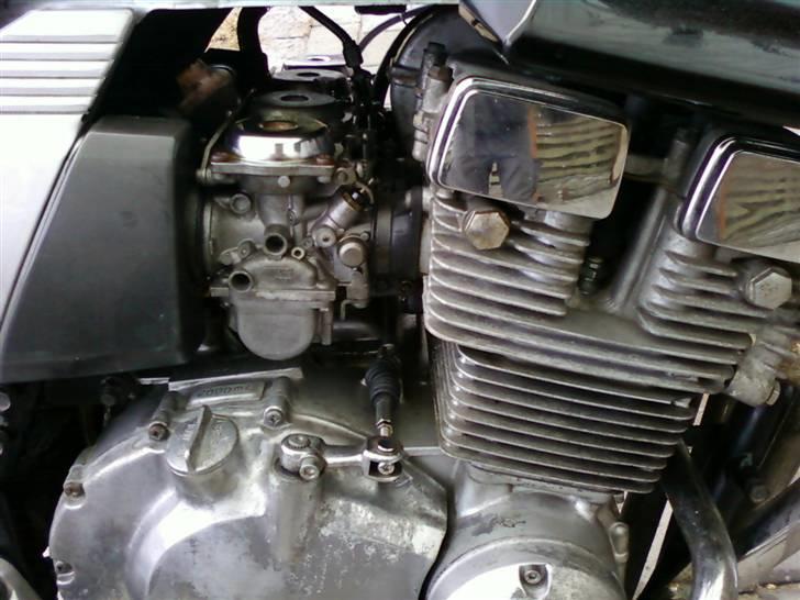 Suzuki GSX 400 F Katana *SOLGT* - Efter en grundig resningen af motoren. billede 4