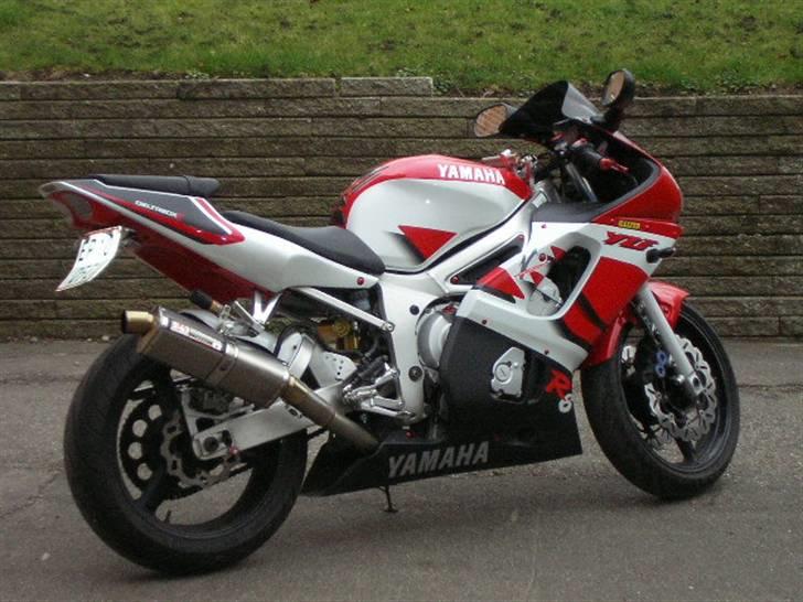 Yamaha yzf r6  SOLGT/totalskadet billede 18