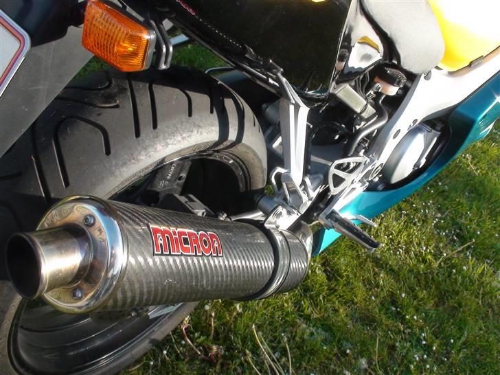 Honda CBR 600 F4 - SOLGT - Fin, ikke for voldsom racer potte billede 5