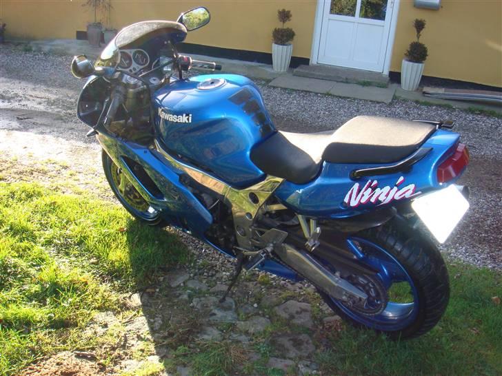 Kawasaki ZX9R billede 8