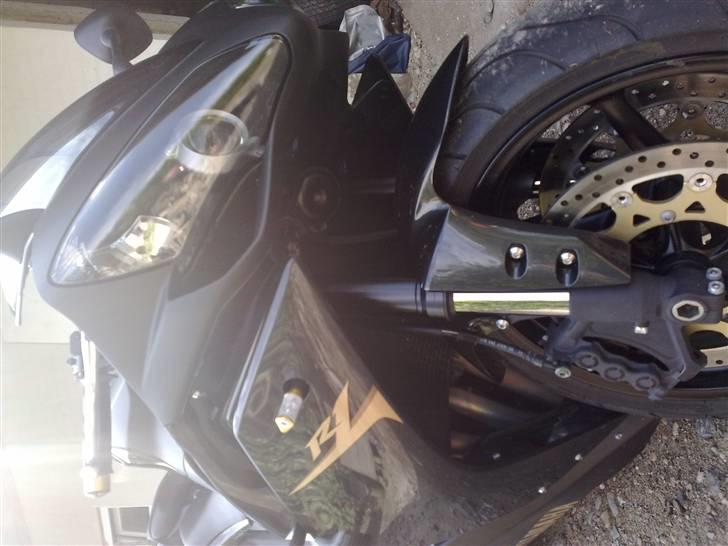 Yamaha YZF R1 billede 2