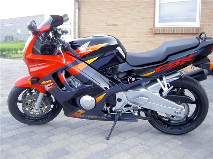 Honda CBR F3 billede 2